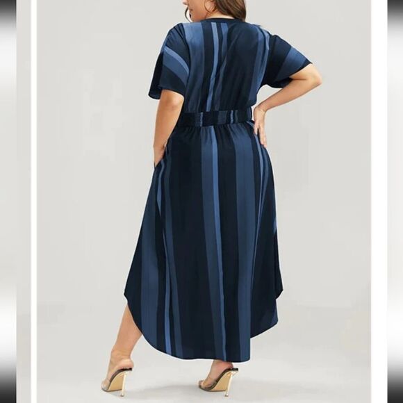 NWT BloomChic blue striped dress - Picture 2 of 10